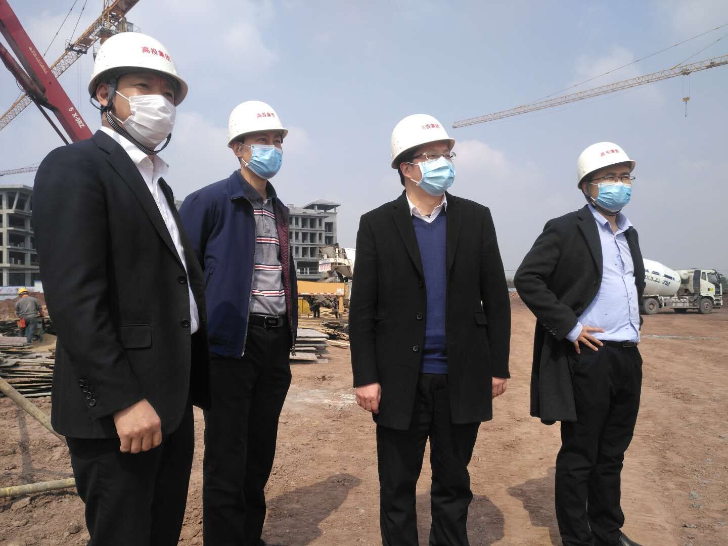 高新区管委会总经济师周名阳到自贡高投集团哈工大项目建设现场检查指导